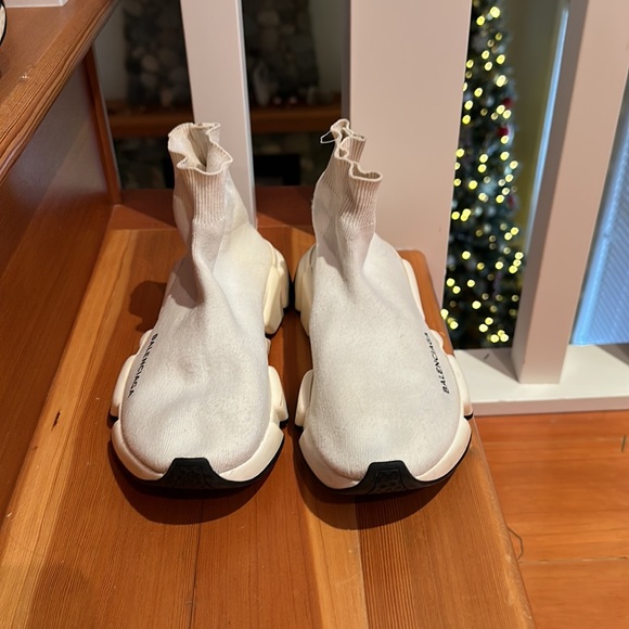 Balenciaga women’s speed recycled knit trainers - Picture 3 of 4